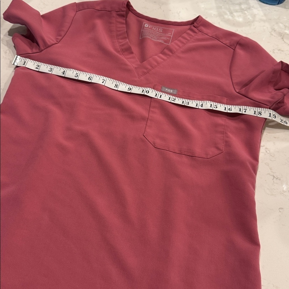 Rare figs breast cancer edition scrub top - Picture 3 of 7
